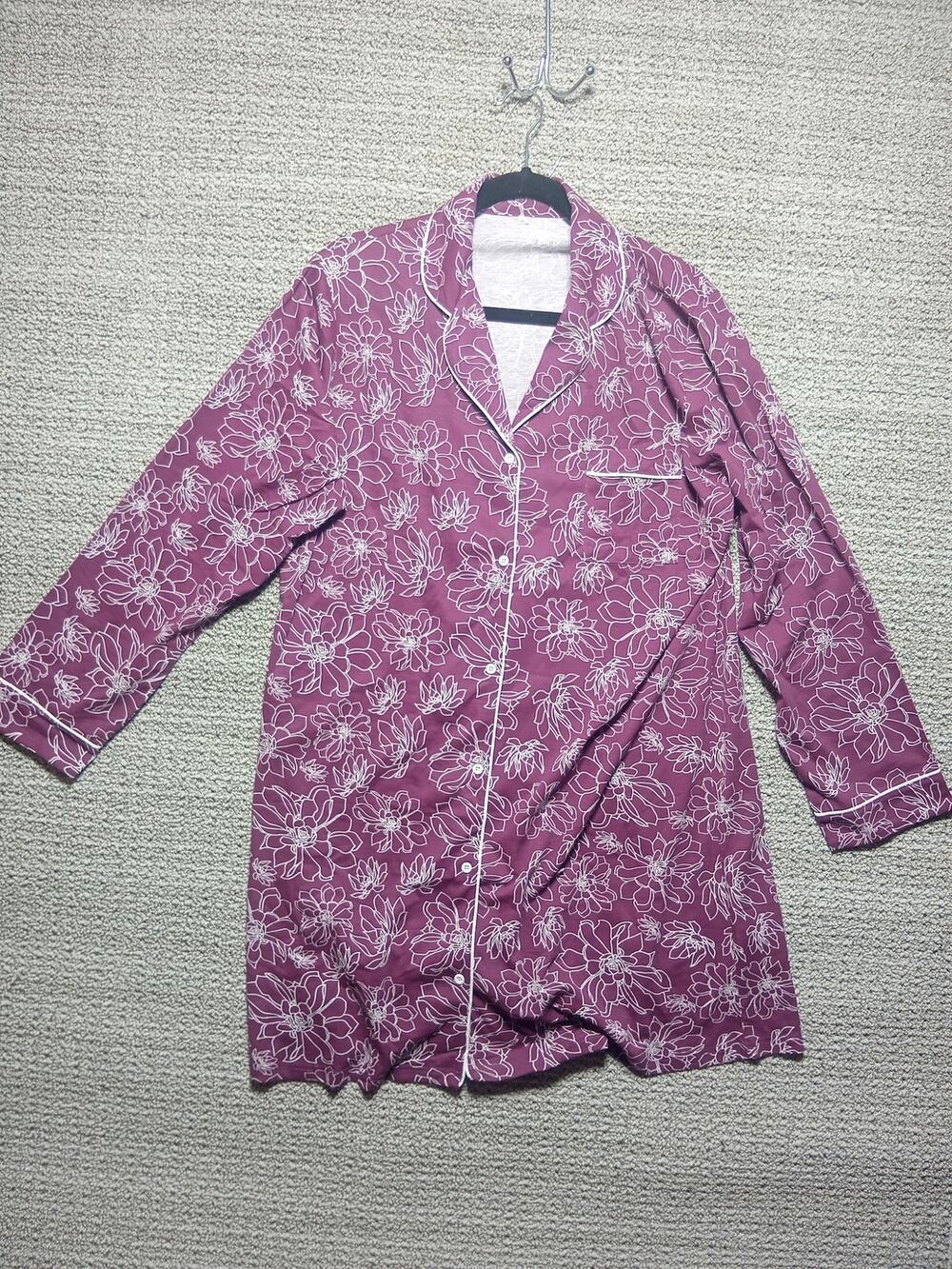 Women's sleepwear, nightgown, pajamas.